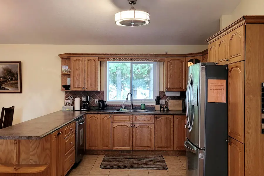 Full kitchen